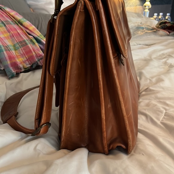 Vintage Wilsons, cognac leather messenger bag. - Picture 9 of 16